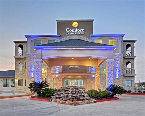 COMFORT INN & SUITES